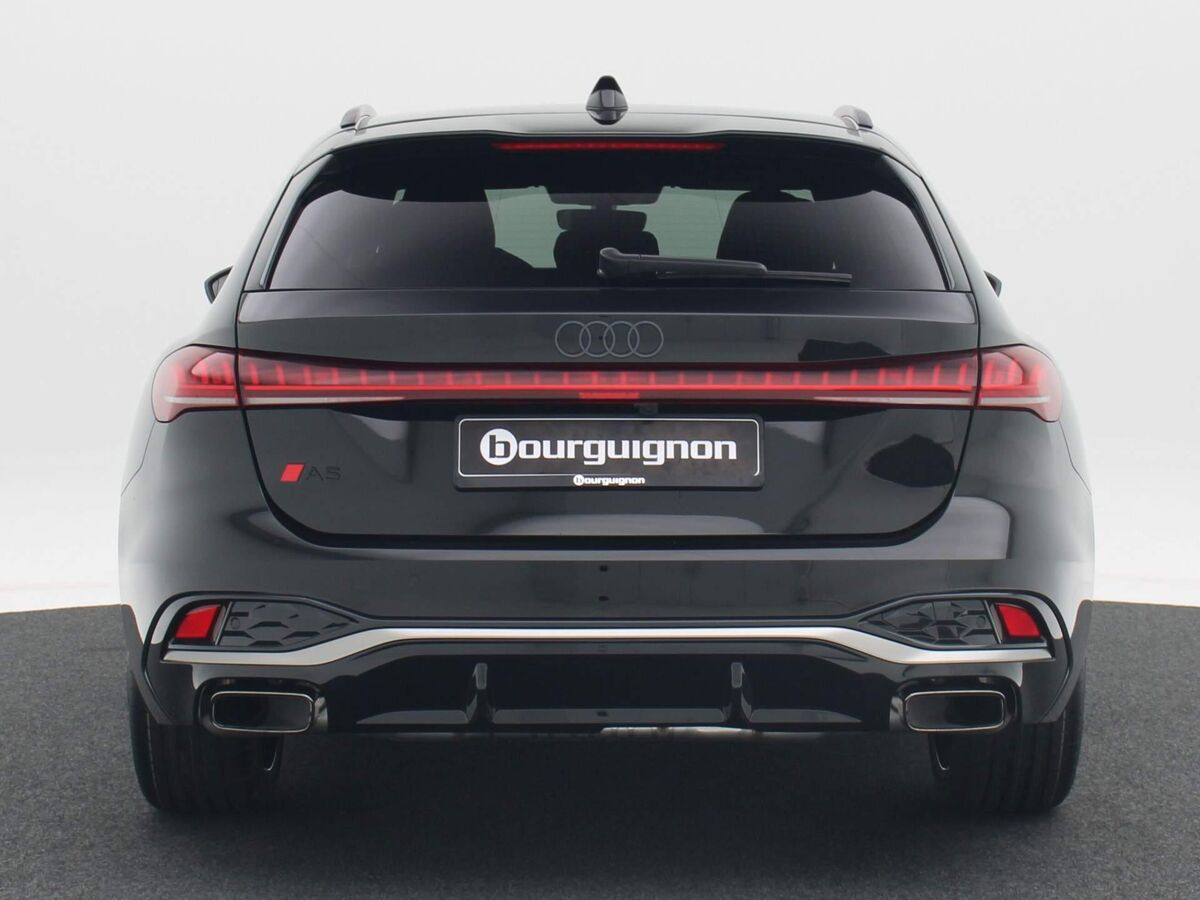 Audi A5 Avant Edition One 35 TFSI  150 PK Avant 7 versn. | Edition One | Privacyglas | 20 inch multispaak | Rode Remzadels |