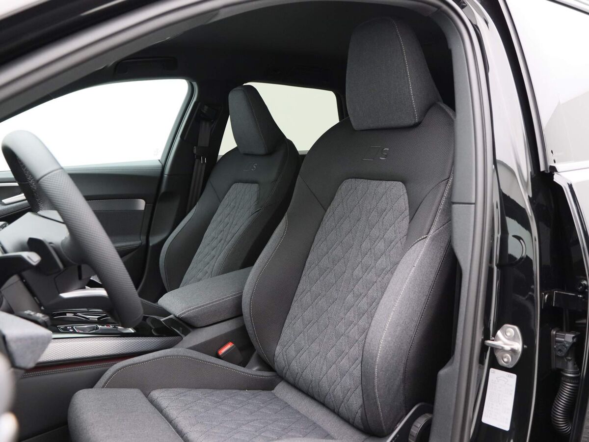 Audi A5 Avant Edition One 35 TFSI  150 PK Avant 7 versn. | Edition One | Privacyglas | 20 inch multispaak | Rode Remzadels |