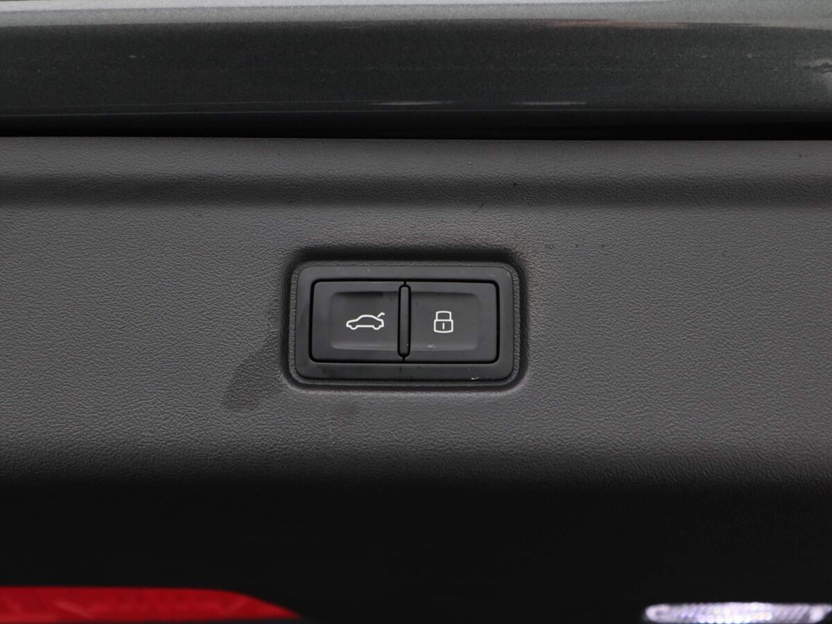Audi A6 Avant e-tron S6 Avant e-tron e-tron 100kWh | 503 PK Avan | € 2000,- VOORDEEL DOOR E- PREMIE!!!| Privacyglas | Lederen interieur | Comfort Sleutel | Digitale Spiegels | Luchtvering|