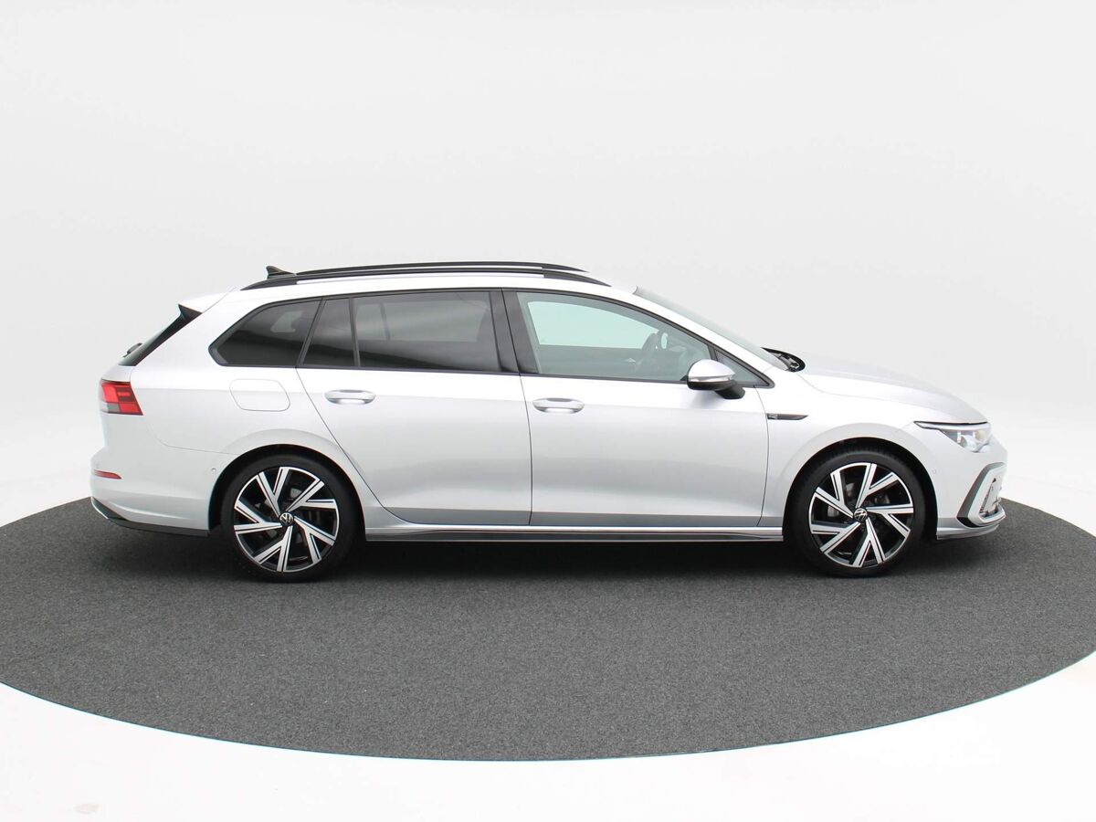 Volkswagen Golf Variant 1.5 eTSi 150 Pk Automaat R-Line Volkswagen GOLF Variant 1.5 eTSi 150 Pk Automaat R-Line | Full LED | Trekhaak | Navigatie | Adaptive Cruise | 18 Inch | Privacy Glass