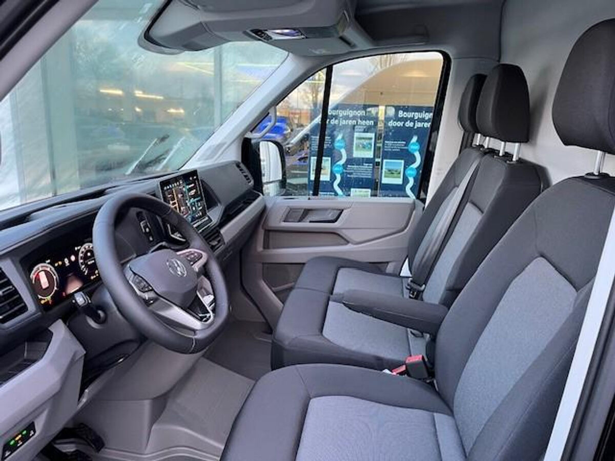 VW-Bedrijfswagens Crafter Exclusive L3 Bestelwagen (2) GP  2.0 TDI EU6 103 k Volkswagen Bedrijfswagens Crafter Exclusive L3 2.0TDI 140pk Automaat | 322070 | Cruise control adaptief | Trekhaak | Navigatie-pakket |