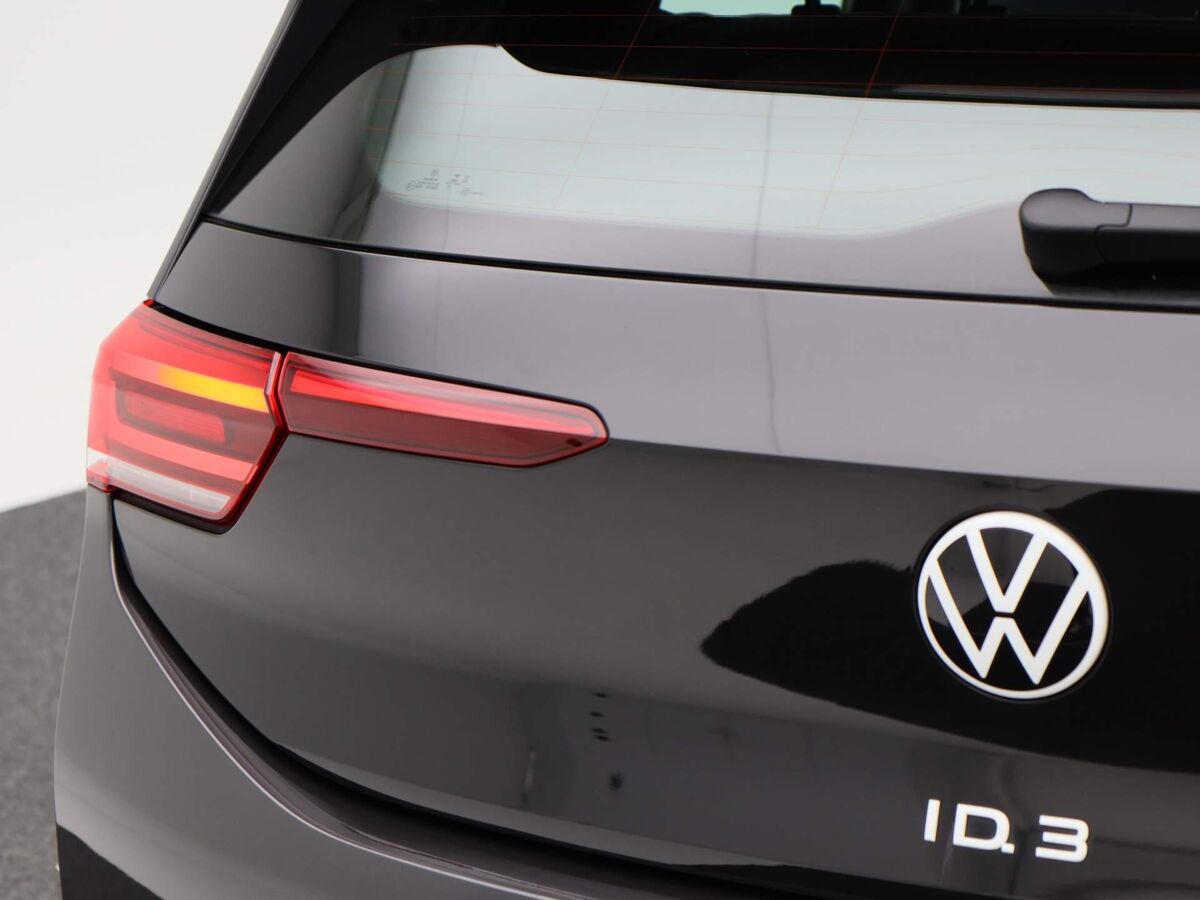 Volkswagen ID.3 First 58 kWh 204 Pk Automaat | Climate Controle | Adaptive Cruise | 18 Inch | Parkeersensoren V+A