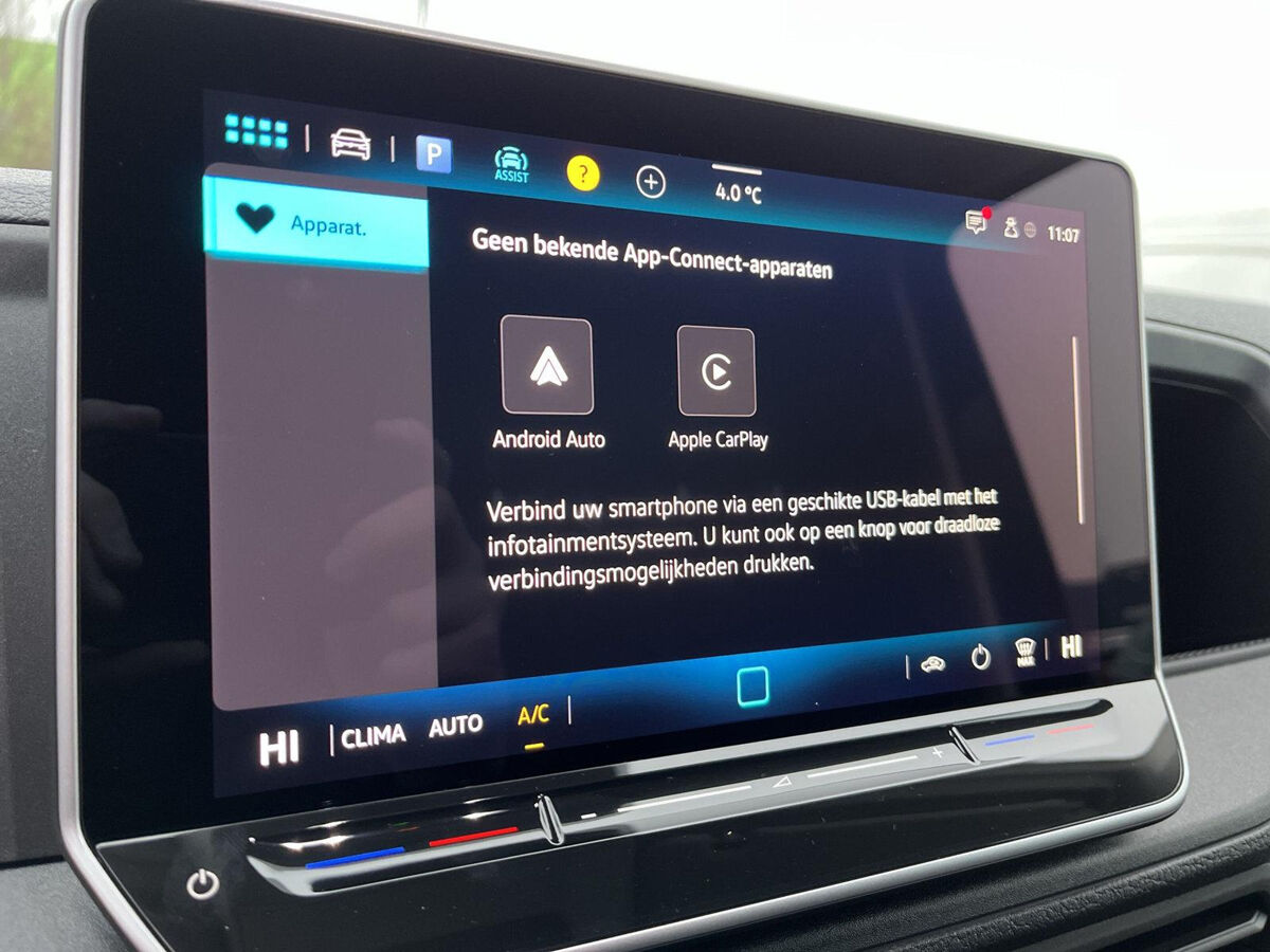 VW-Bedrijfswagens Crafter 35 2.0 TDI L3H3 140Pk Automaat | Trekhaak | Achteruitrij Camera | MJ 2025 | BPM Vrij |