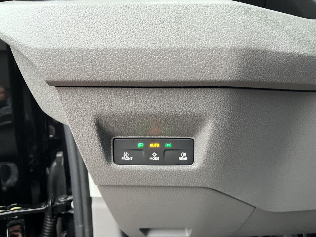 VW-Bedrijfswagens Crafter 35 2.0 TDI L3H3 140Pk Automaat | Trekhaak | Achteruitrij Camera | MJ 2025 | BPM Vrij |