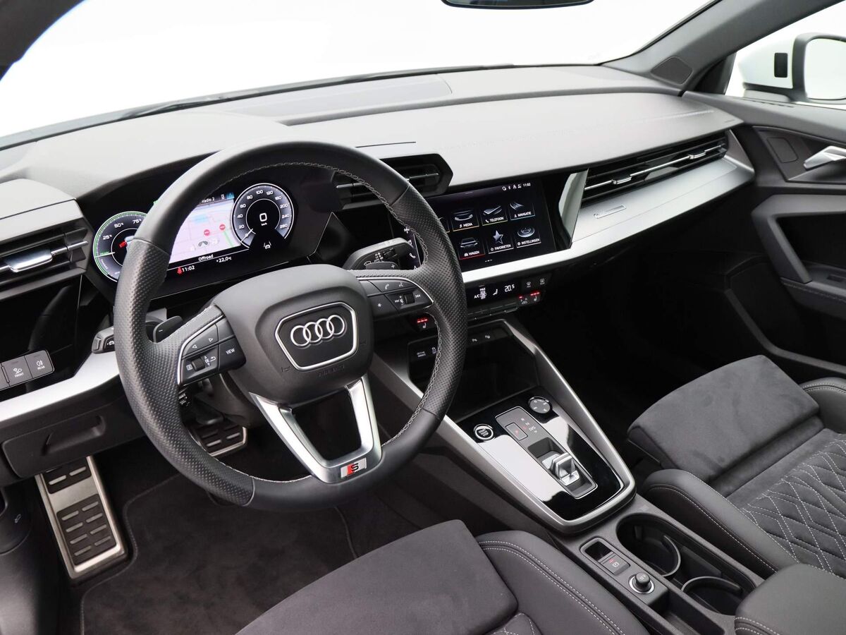 Audi A3 Sportback Sportback 40 TFSi e 204 Pk S-Line | Navi | Full LED | Alcantara | 17 Inch | Adapt. Cruise | Stoelverwarming | 15.317 Km!!