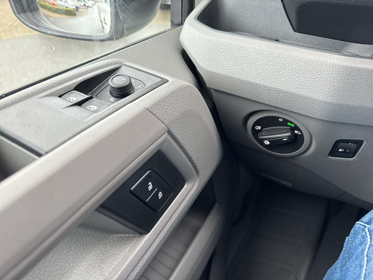 VW-Bedrijfswagens Crafter 35 Pick Up 2.0 TDI 140 pk L4 4Motion Trendline | 7 Persoons | Trekhaak | BPM Vrij |