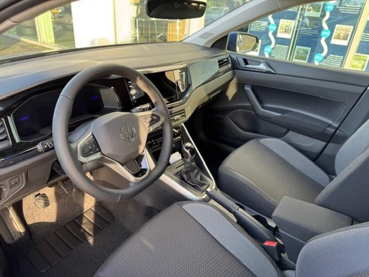 Volkswagen Polo Life Edition 1.0 70 kW / 95 pk TSI Hatchback 5 ver sn. Hand | 2-Zone Airco | 16" Velgen | Travel Assist | Camera | App Connect |