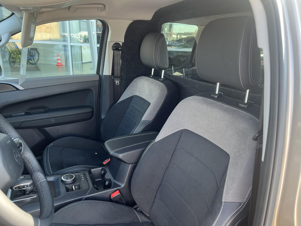 VW-Bedrijfswagens Amarok Plus Cabine 3.0 TDI V6 240 pk Automaat 4x4 | Style | Rolbeugel | Trekhaak | ACC |