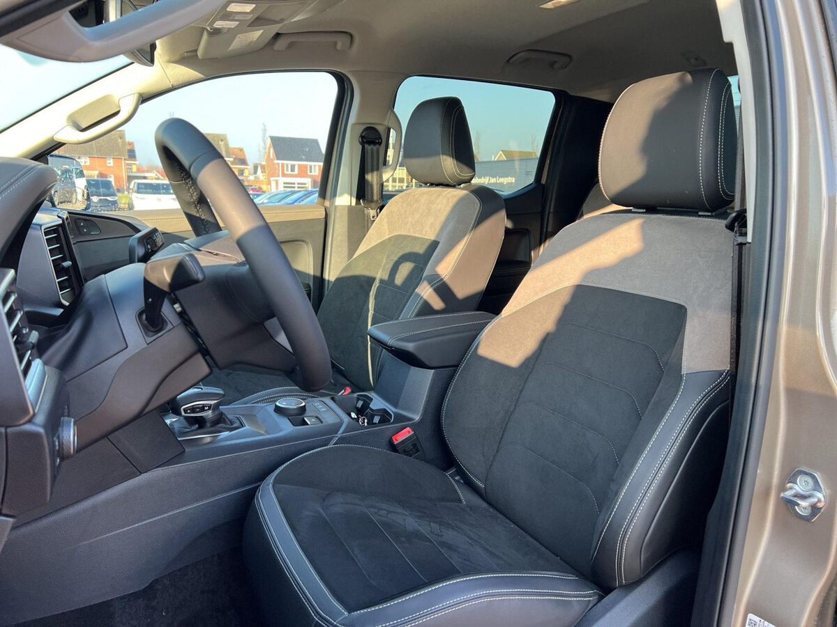 VW-Bedrijfswagens Amarok Plus Cabine 3.0 TDI V6 240 pk Automaat 4x4 | Style | Rolbeugel | Trekhaak | ACC |