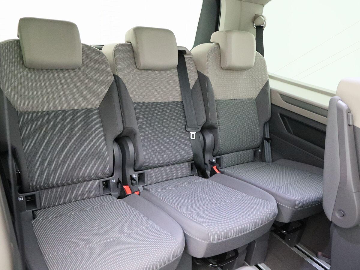 Volkswagen Multivan Bulli Edition L2 1.5 eHybrid EU6 180 kW (245pk) 31 | 700120 | Vis-a-vis stoelopstelling met 7 zitplaatsen | Elec. achterklep } elec trekhaak |