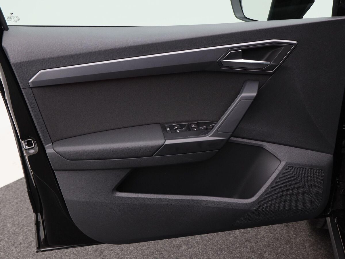 SEAT Arona FR Business Connect 1.0 TSI 95 pk | Black pack | Achteruitrijcamera | Adaptive cruise control | Stoelverwarming