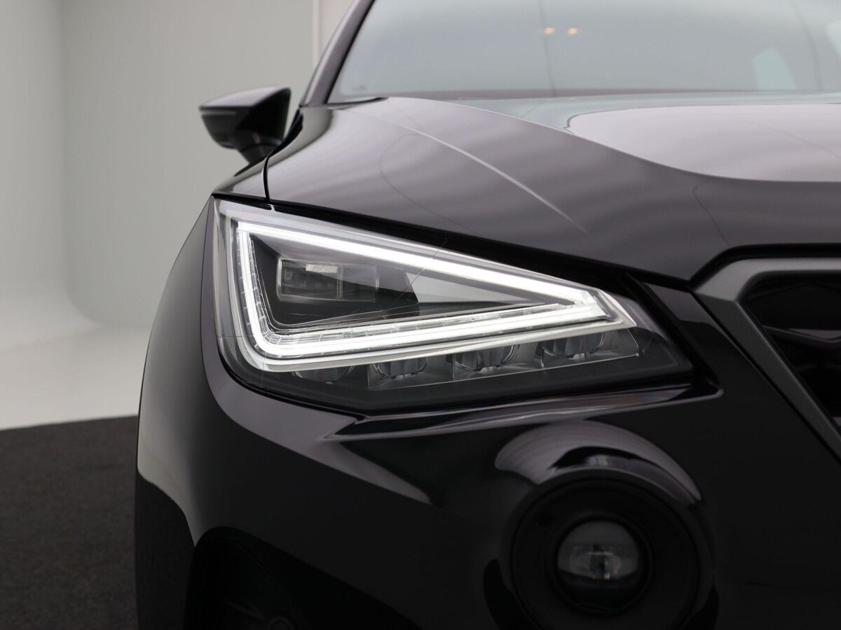 SEAT Arona FR Business Connect 1.0 TSI 95 pk | Black pack | Achteruitrijcamera | Adaptive cruise control | Stoelverwarming