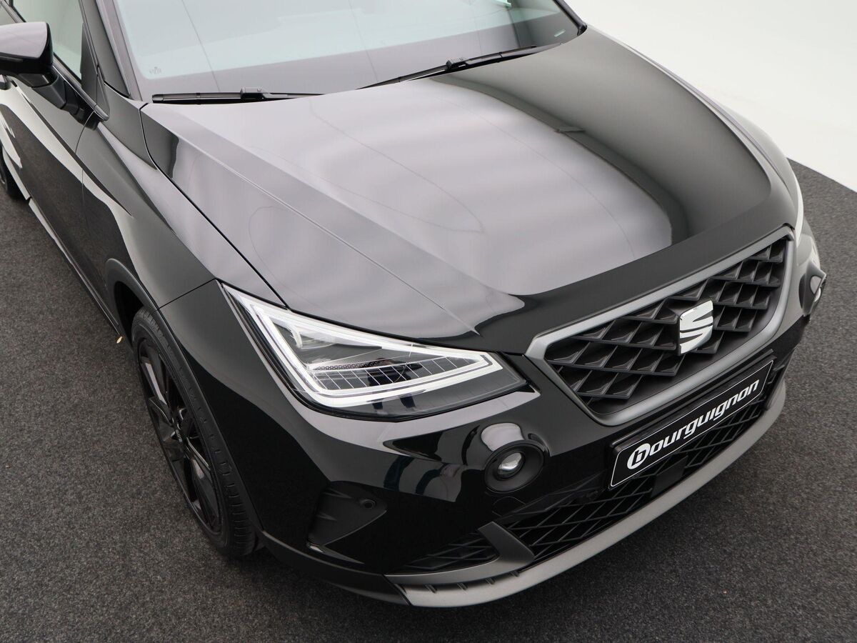 SEAT Arona FR Business Connect 1.0 TSI 95 pk | Black pack | Achteruitrijcamera | Adaptive cruise control | Stoelverwarming