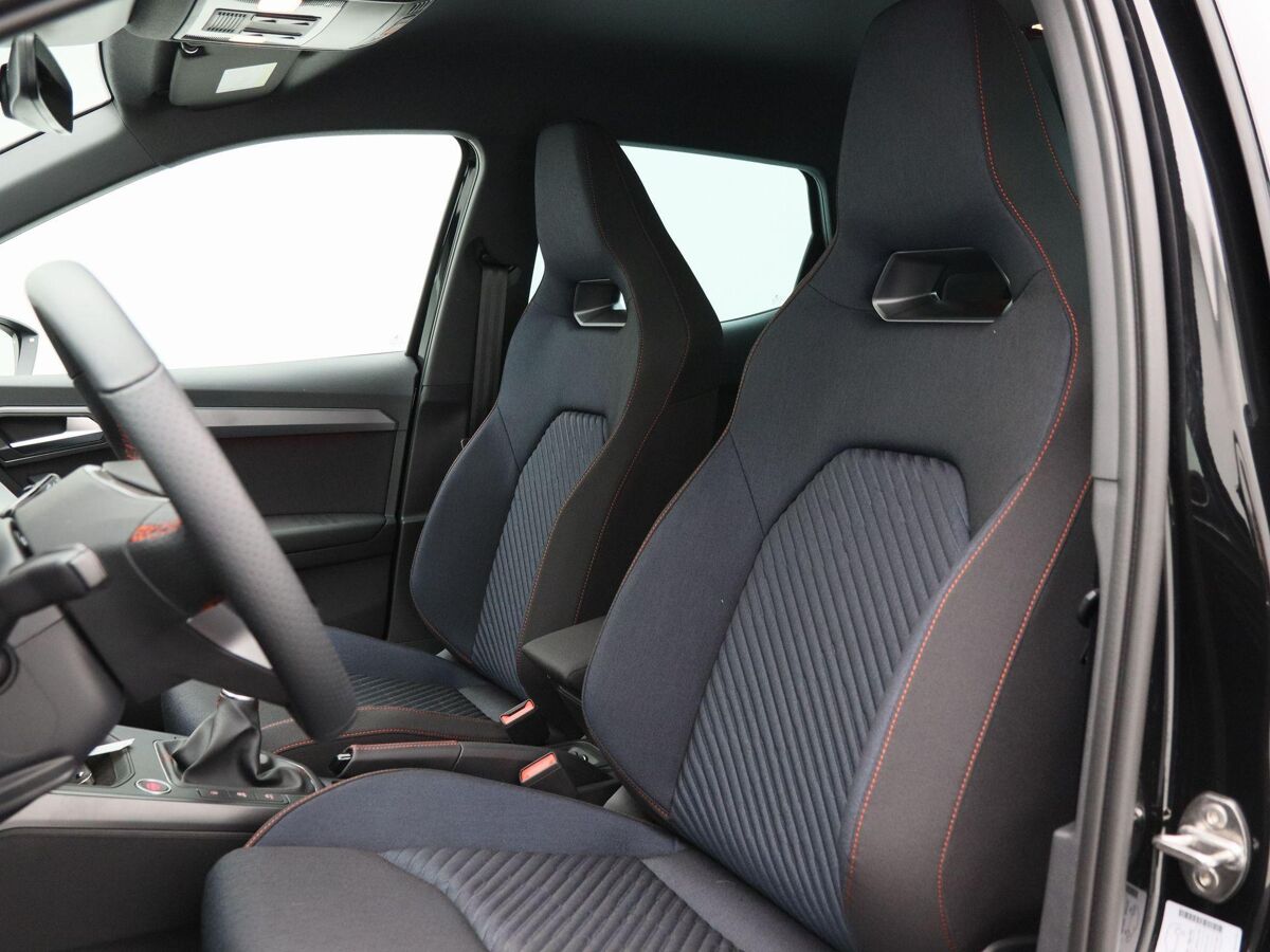 SEAT Arona FR Business Connect 1.0 TSI 95 pk | Black pack | Achteruitrijcamera | Adaptive cruise control | Stoelverwarming