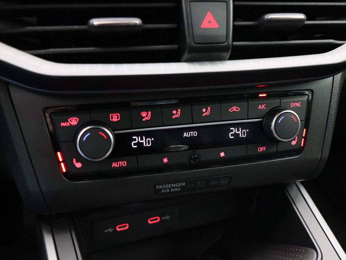 SEAT Arona FR Business Connect 1.0 TSI 95 pk | Black pack | Achteruitrijcamera | Adaptive cruise control | Stoelverwarming