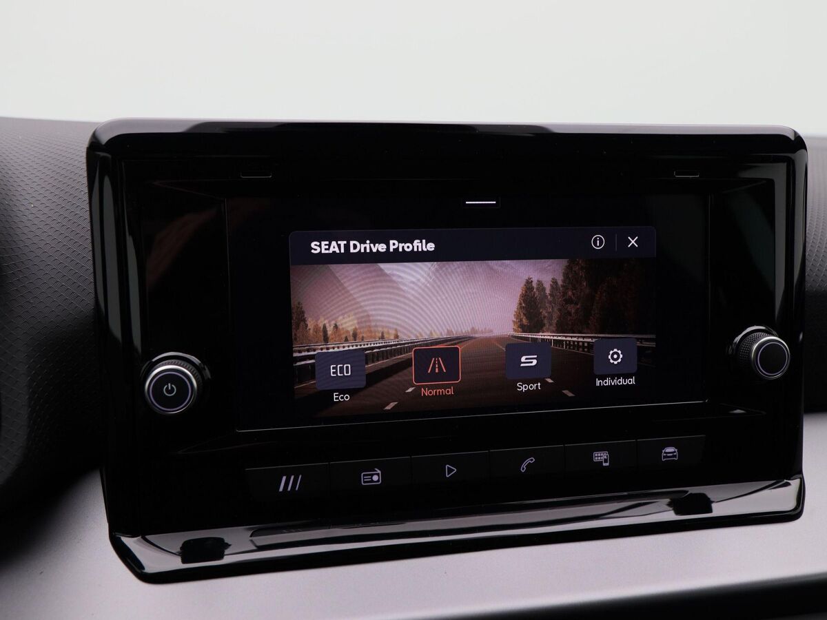 SEAT Arona FR Business Connect 1.0 TSI 95 pk | Black pack | Achteruitrijcamera | Adaptive cruise control | Stoelverwarming