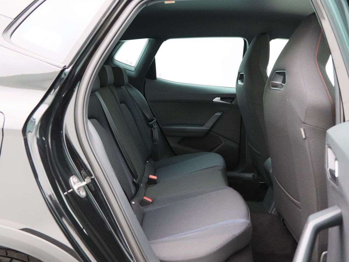 SEAT Arona FR Business Connect 1.0 TSI 95 pk | Black pack | Achteruitrijcamera | Adaptive cruise control | Stoelverwarming