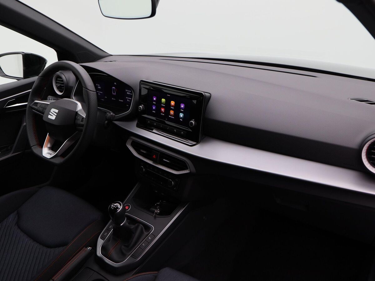 SEAT Arona FR Business Connect 1.0 TSI 95 pk | Black pack | Achteruitrijcamera | Adaptive cruise control | Stoelverwarming