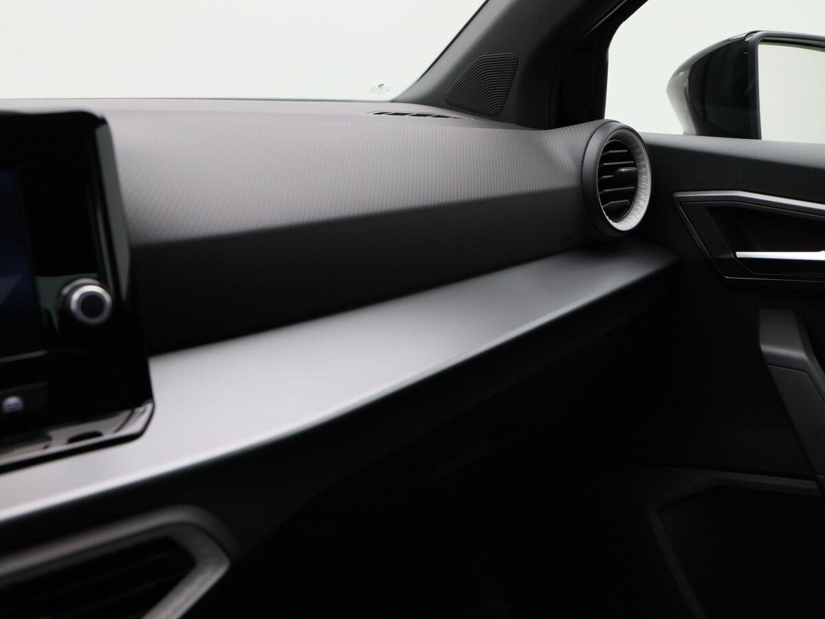 SEAT Arona FR Business Connect 1.0 TSI 95 pk | Black pack | Achteruitrijcamera | Adaptive cruise control | Stoelverwarming
