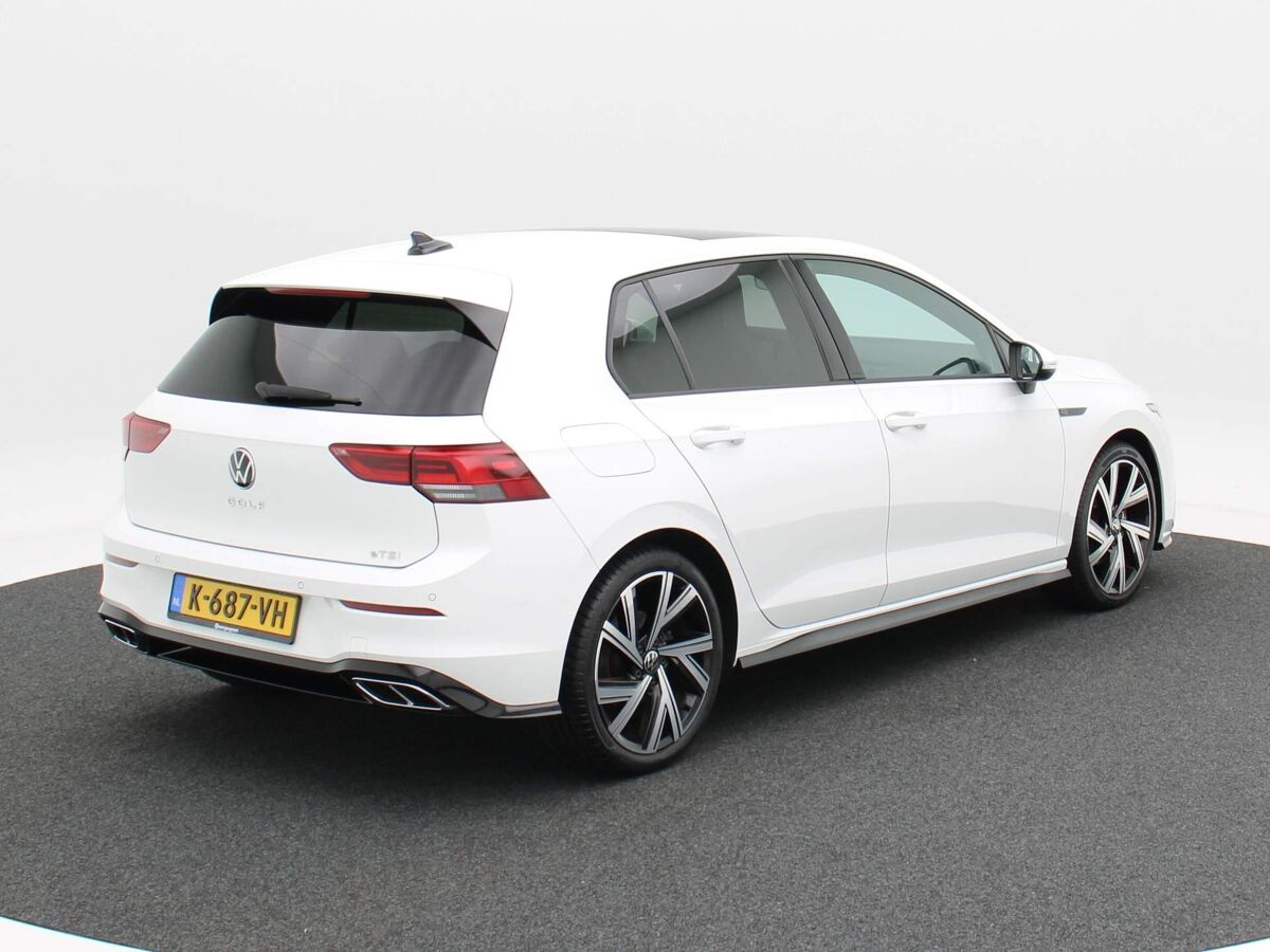 Volkswagen Golf 1.5 eTSi 150 Pk Automaat R-Line Business | Panoramadak | Harman/Kardon | Full LED | 18 Inch | Head Up | 83.791 Km!!