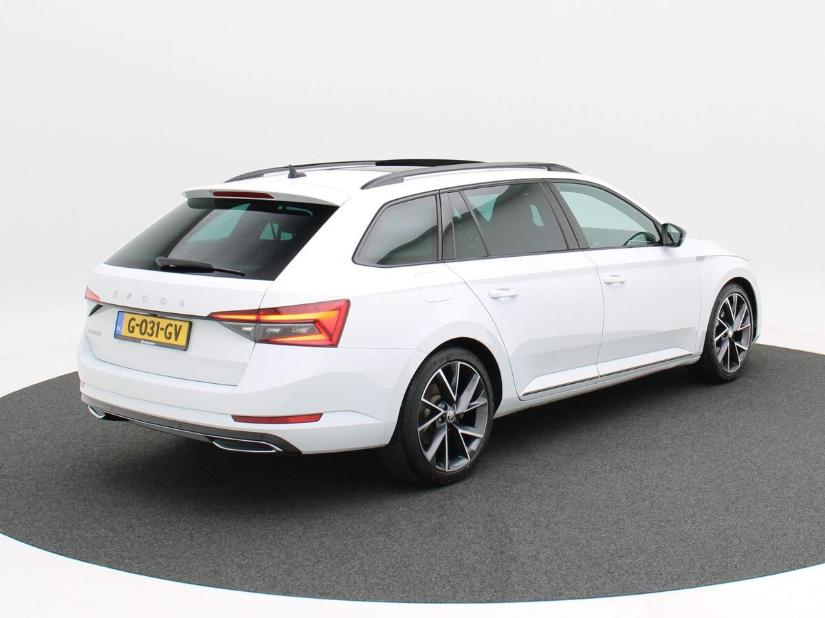 Škoda Superb Combi 1.5 TSi 150 PK Automaat Sportline Business | Climate Control | Navigatie | Achterbank Verwarming | Virtual Cockpit | Canton