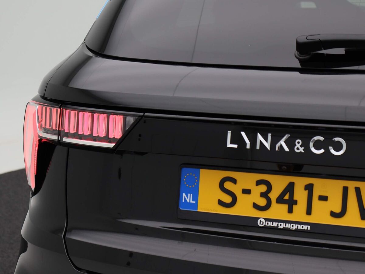 Lynk & Co 01 1.5 262 Pk Automaat | Full LED | Navigatie | Panoramadak | 20 Inch | Adaptive Cruise | 42.202 Km!!