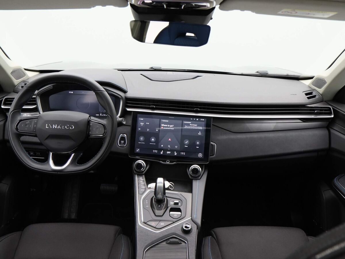 Lynk & Co 01 1.5 262 Pk Automaat | Full LED | Navigatie | Panoramadak | 20 Inch | Adaptive Cruise | 42.202 Km!!