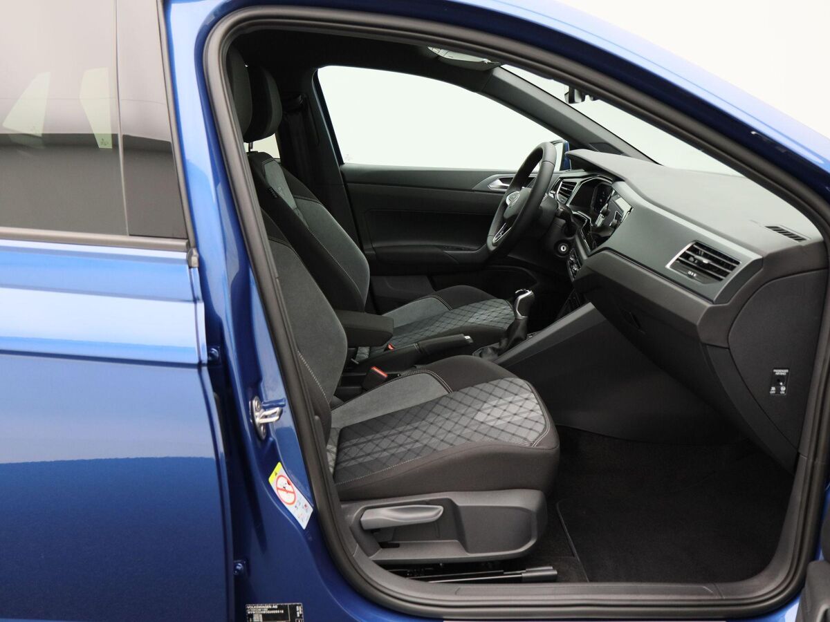 Volkswagen Polo R-Line-Edition 1.0 70 kW / 95 pk TSI Hatchback 5 v | Stoelverwarming | 2-Zone Airco | App Connect | Travel Assist | Camera |
