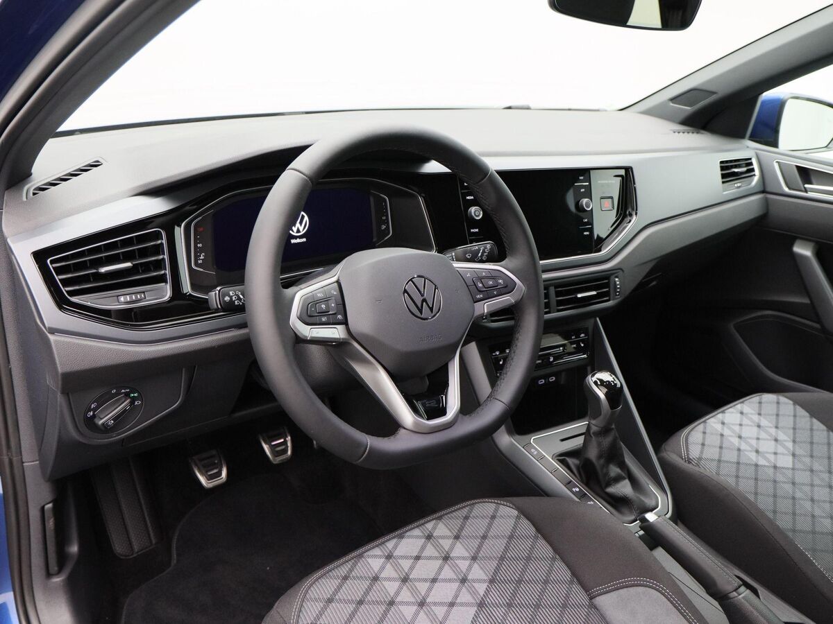 Volkswagen Polo R-Line-Edition 1.0 70 kW / 95 pk TSI Hatchback 5 v | Stoelverwarming | 2-Zone Airco | App Connect | Travel Assist | Camera |