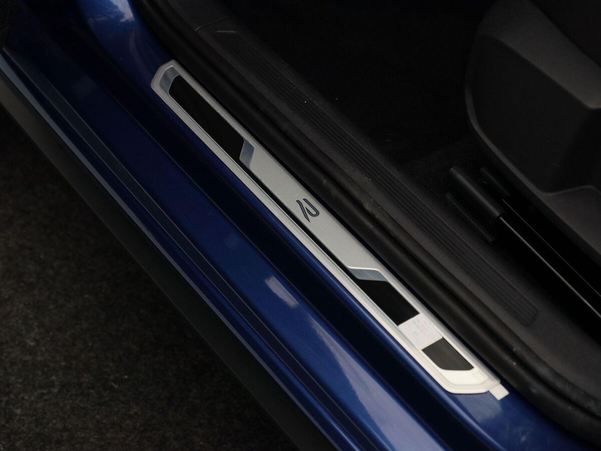 Volkswagen Polo R-Line-Edition 1.0 70 kW / 95 pk TSI Hatchback 5 v | Stoelverwarming | 2-Zone Airco | App Connect | Travel Assist | Camera |