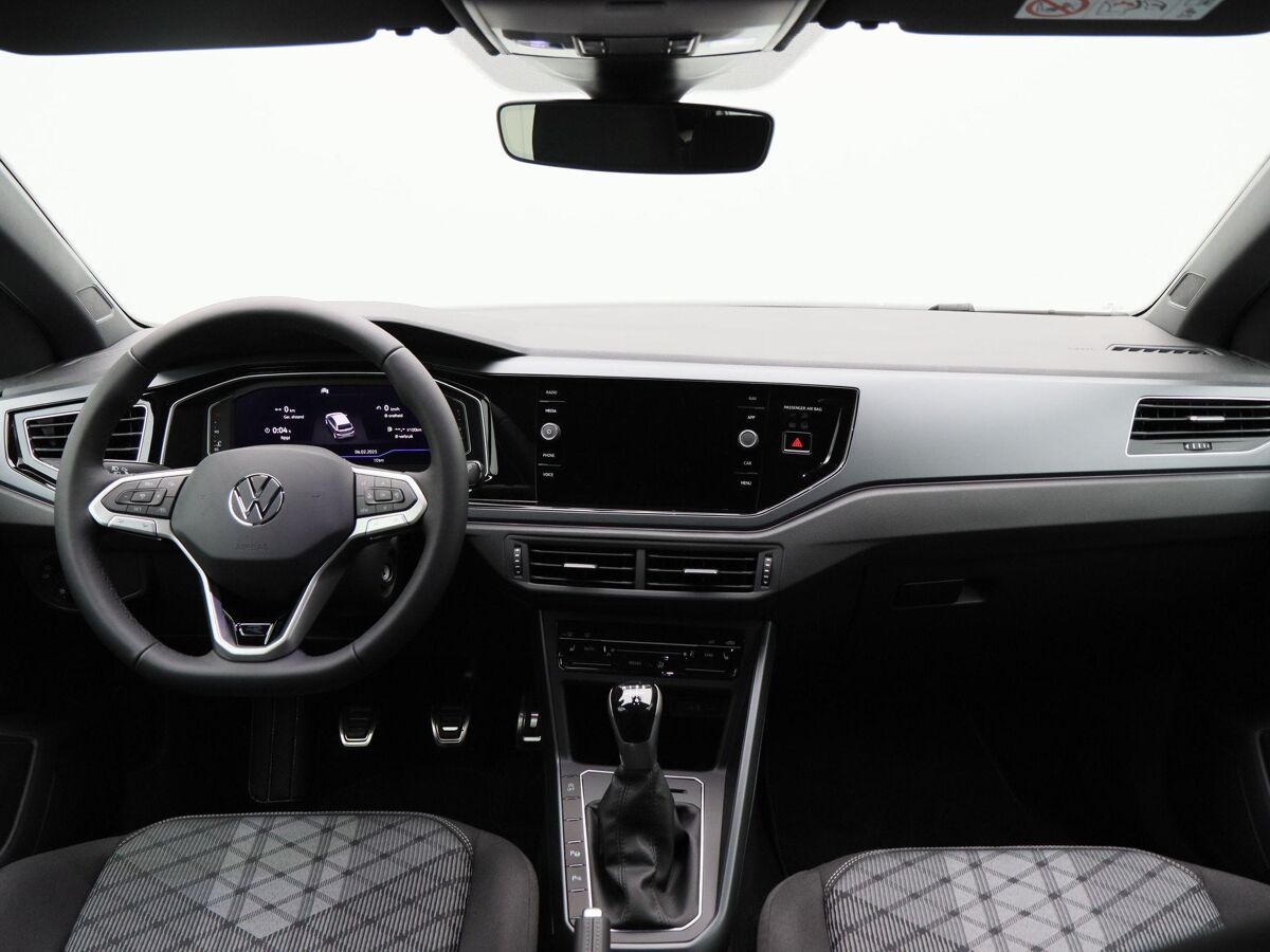 Volkswagen Polo R-Line-Edition 1.0 70 kW / 95 pk TSI Hatchback 5 v | Stoelverwarming | 2-Zone Airco | App Connect | Travel Assist | Camera |