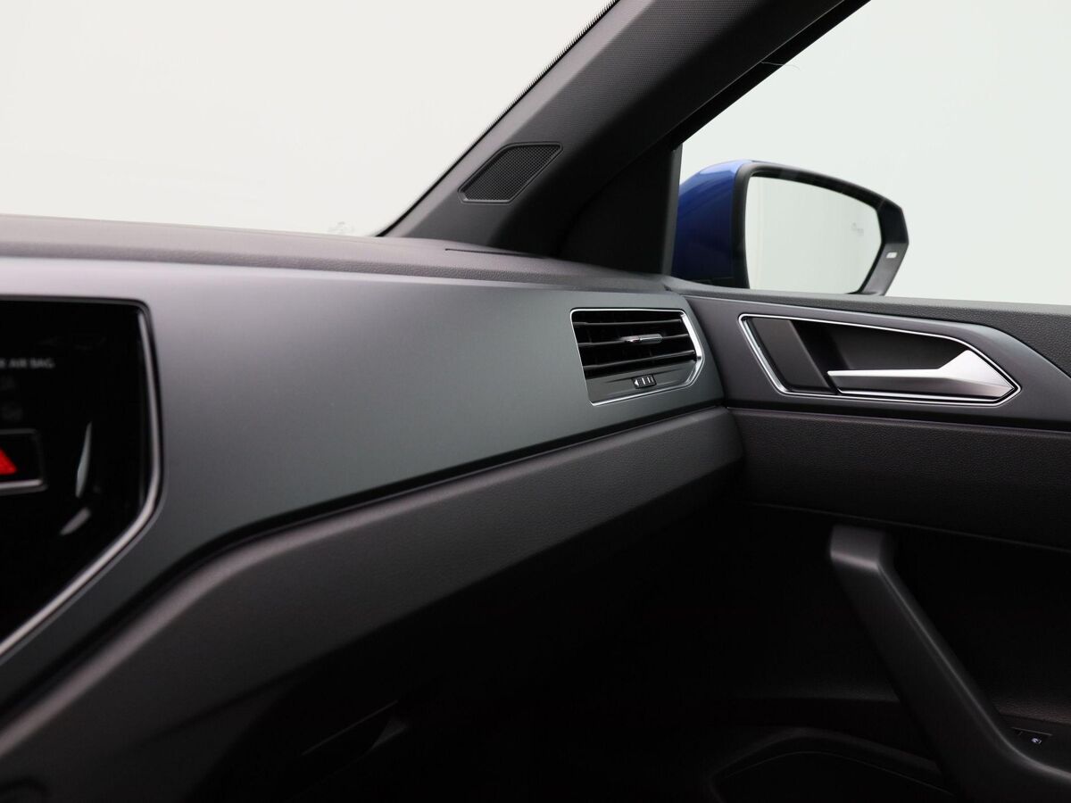 Volkswagen Polo R-Line-Edition 1.0 70 kW / 95 pk TSI Hatchback 5 v | Stoelverwarming | 2-Zone Airco | App Connect | Travel Assist | Camera |