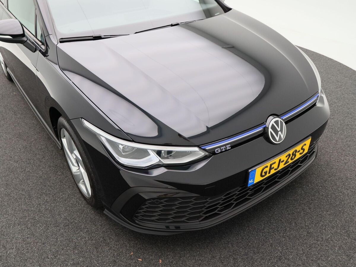 Volkswagen Golf GTE 1.4 eHybrid GTE 245 Pk | Stuur Verwarming | Stoel Verwarming Voor en Achter | Adaptive Cruise Control | ECC | Carplay | Navigatie | Privacy Glass | 17 Inch