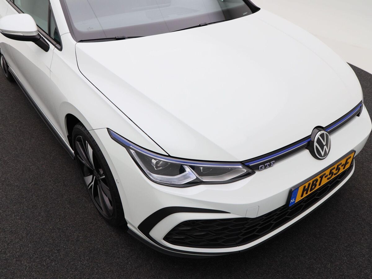 Volkswagen Golf GTE 1.4 eHybrid GTE 245 Pk Automaat | Full LED IQ Light | Panoramadak | 18 Inch | Navigatie | Adaptive Cruise | 5.653 Km!!