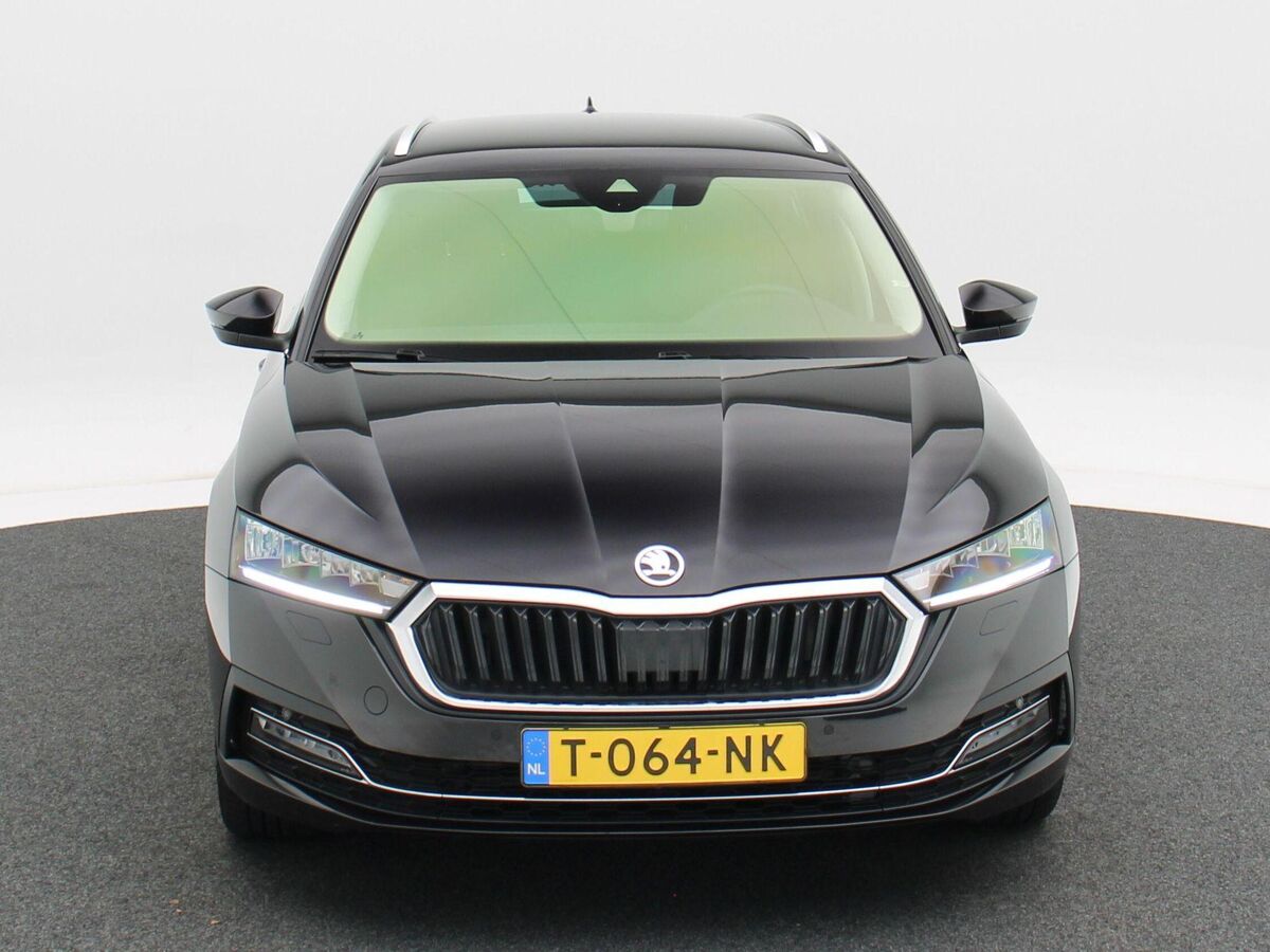 Škoda Octavia Combi 1.0 e-TSi 110 Pk Automaat Business Edition Plus | Trekhaak | Stoel Verwarming | Adaptive Cruise | Elektrische Achterklep | Carplay | ECC | Navigatie | 17 Inch