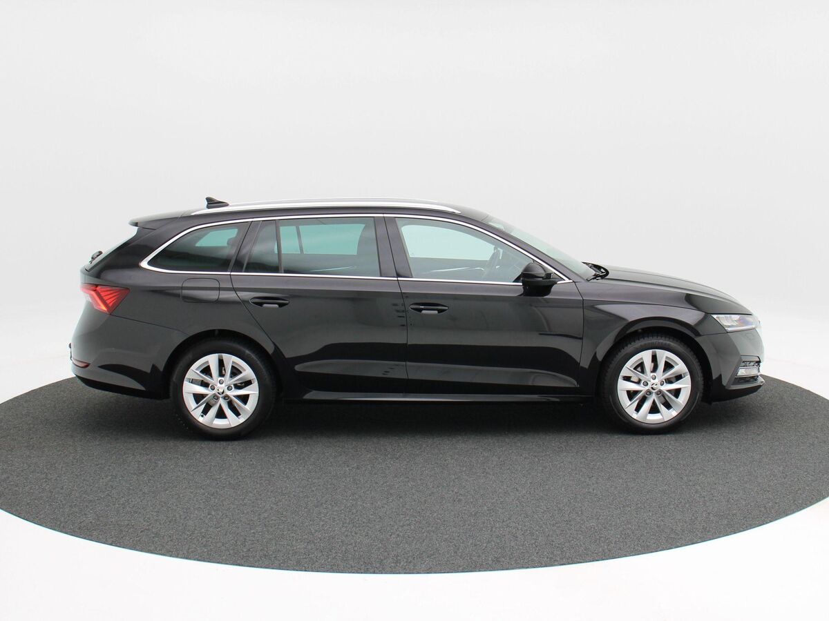 Škoda Octavia Combi 1.0 TSi 110 Pk Business Edition Plus | Trekhaak | Elektrische Achterklep | Parkeersensoren | Adaptive Cruise | Stoel Verwarming | ECC | Privacy Glass | 17 Inch