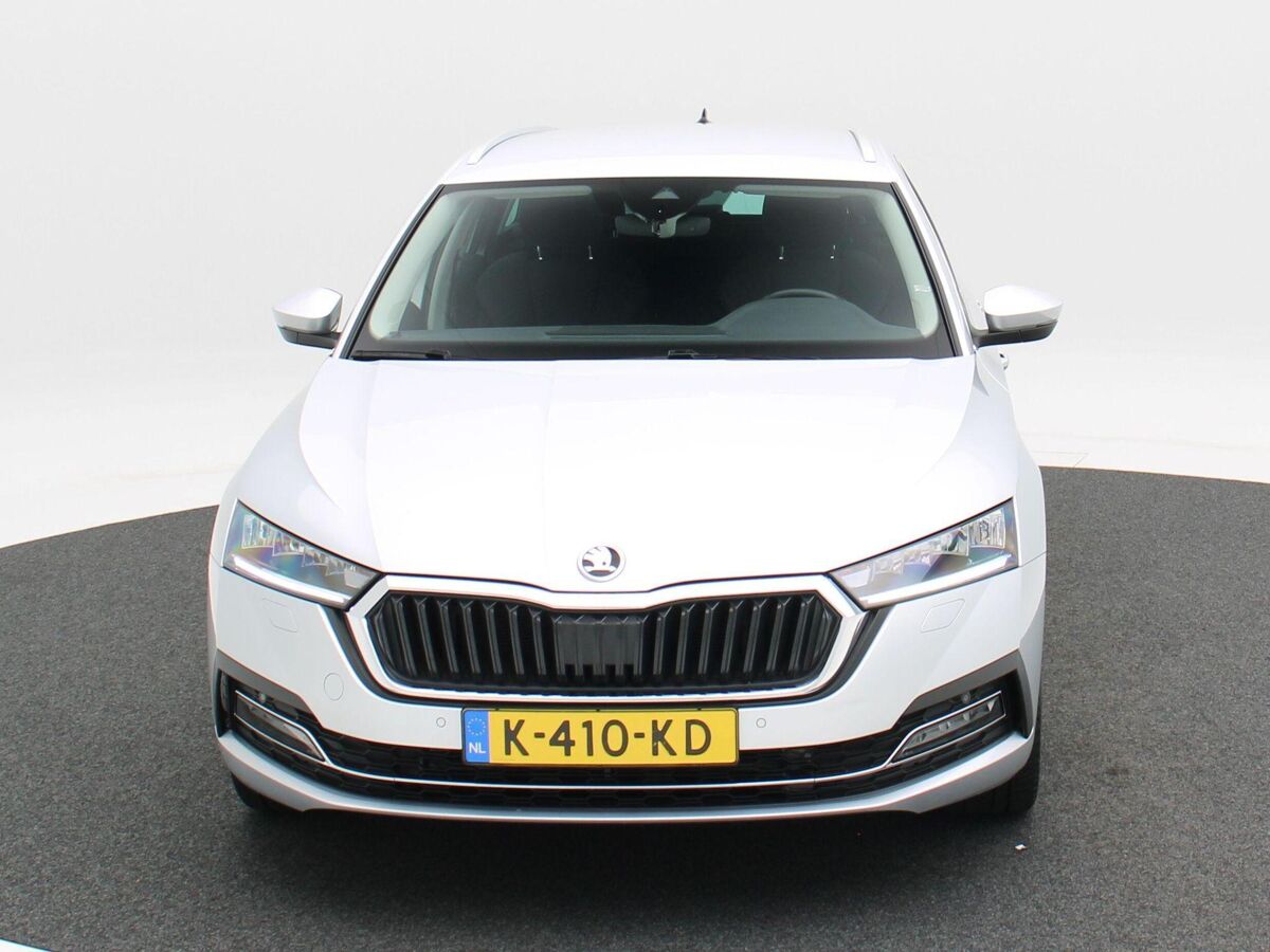 Škoda Octavia Combi 1.0 TSi 110 Pk Business Edition Plus | Full LED | Trekhaak | 18 Inch | Privacy Glass | Navigatie | Adaptive Cruise | 94.273 Km!!