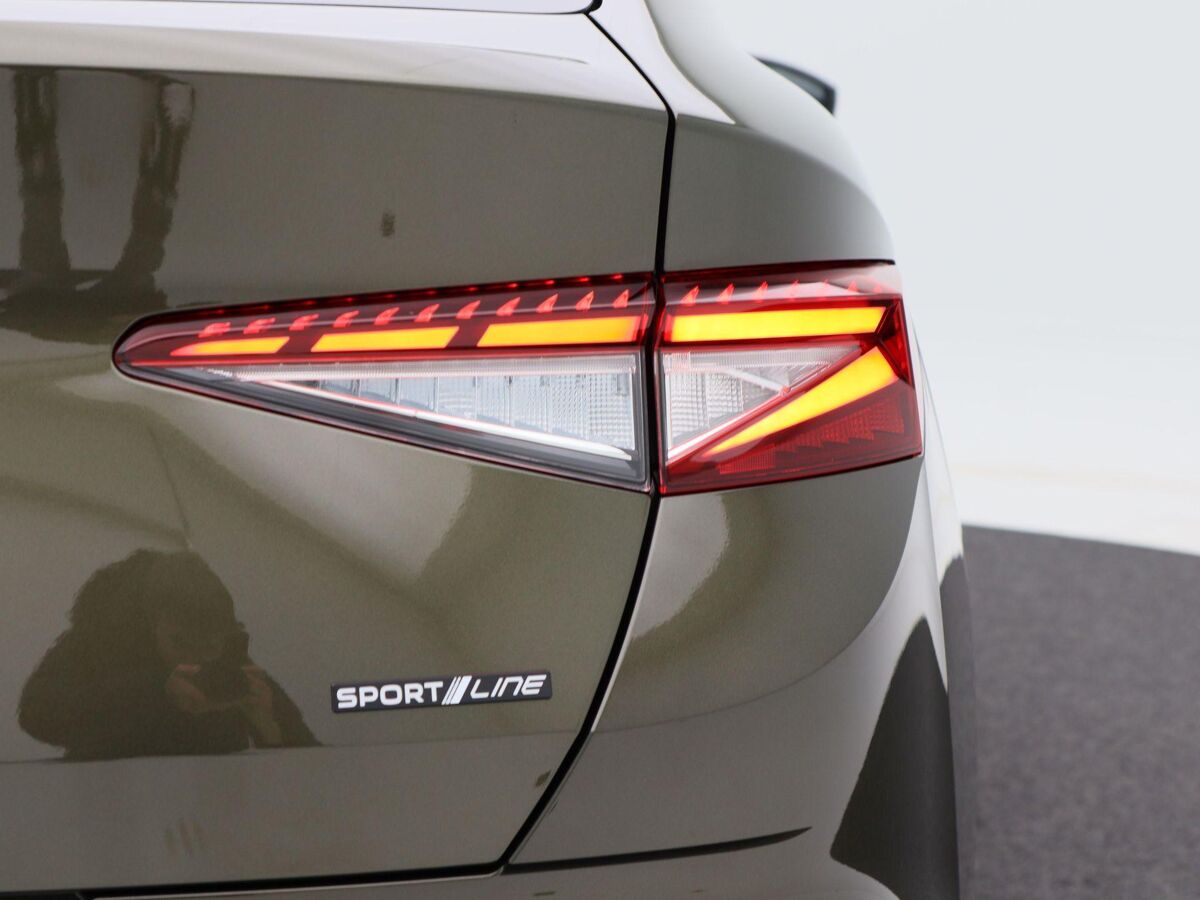 Škoda Enyaq Coupé Sportline 85 | 286 PK | Head-up display | 360 camera | Stoelverwarming | 21" velgen