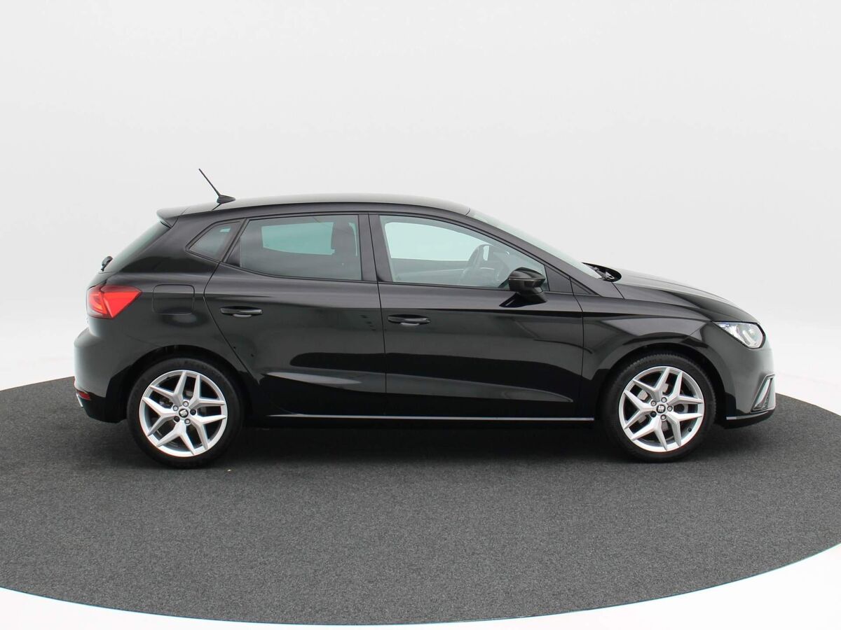 SEAT Ibiza 1.0 TSi Automaat FR Business Intense | Achteruitrijcamera | Stoel Verwarming | ECC | Carplay | Navigatie | Parkeersensoren | Privacy Glass | 17 Inch