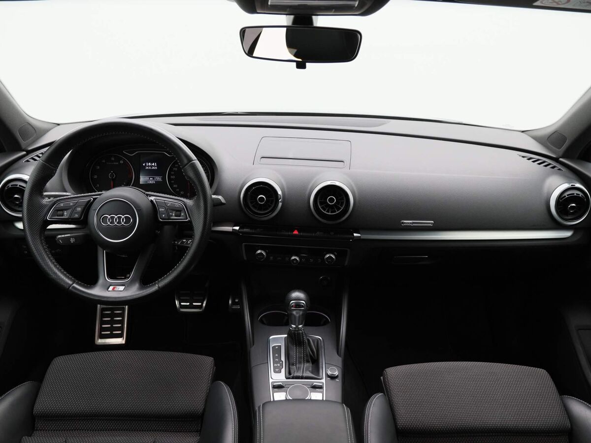 Audi A3 Sportback 1.5 TFSi 150 Pk Automaat S-Line | Cruise Control | ECC | Parkeersensoren | LED | Privacy Glass | Audi Connect |18 Inch