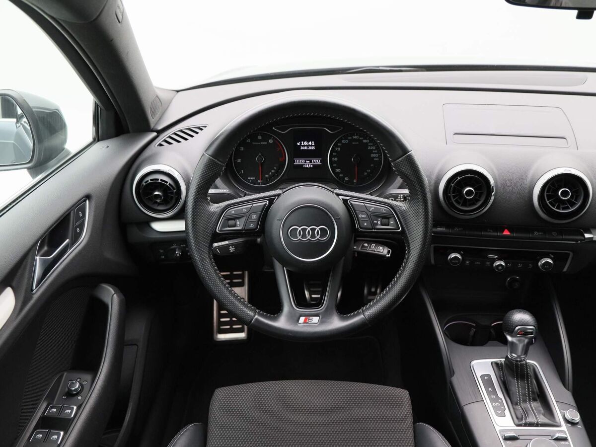 Audi A3 Sportback 1.5 TFSi 150 Pk Automaat S-Line | Cruise Control | ECC | Parkeersensoren | LED | Privacy Glass | Audi Connect |18 Inch