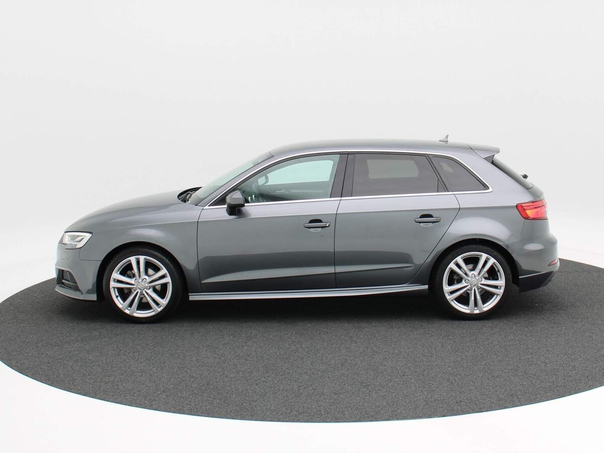 Audi A3 Sportback 1.5 TFSi 150 Pk Automaat S-Line | Cruise Control | ECC | Parkeersensoren | LED | Privacy Glass | Audi Connect |18 Inch