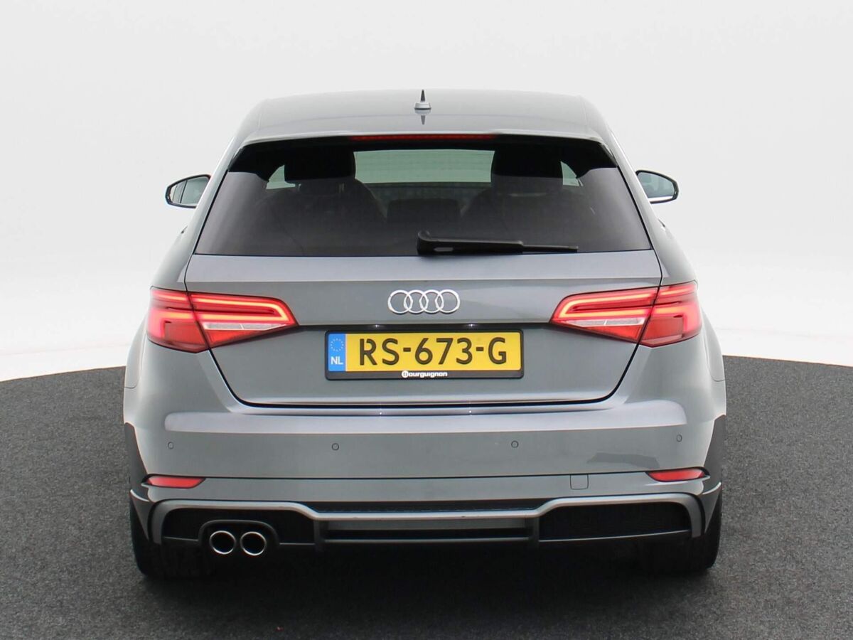 Audi A3 Sportback 1.5 TFSi 150 Pk Automaat S-Line | Cruise Control | ECC | Parkeersensoren | LED | Privacy Glass | Audi Connect |18 Inch