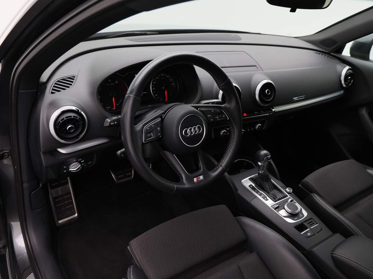 Audi A3 Sportback 1.5 TFSi 150 Pk Automaat S-Line | Cruise Control | ECC | Parkeersensoren | LED | Privacy Glass | Audi Connect |18 Inch