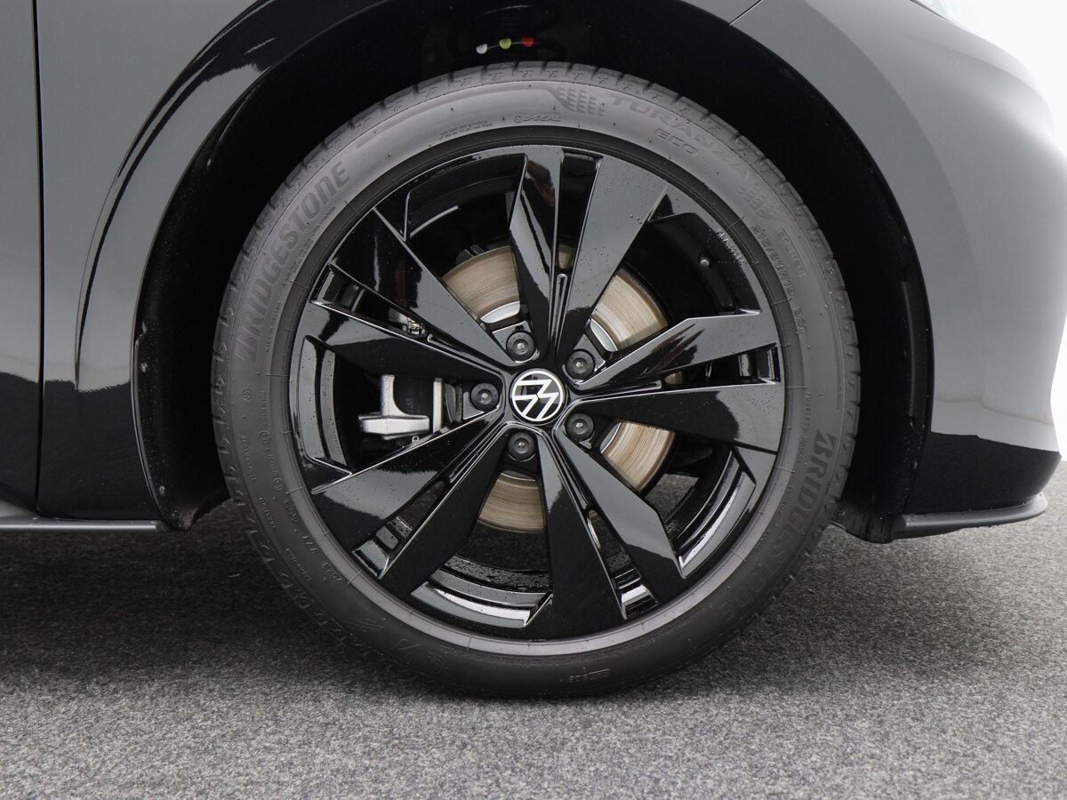 Volkswagen ID.3 Black Edition 52 kWh 170 pk | 19" Lichtmetalen Velgen | Parkeersensoren | Cruise Control Adaptief | App Connect |