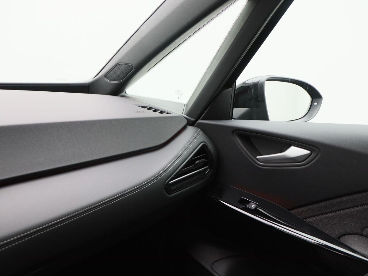 Volkswagen ID.3 Black Edition 52 kWh 170 pk | 19" Lichtmetalen Velgen | Parkeersensoren | Cruise Control Adaptief | App Connect |