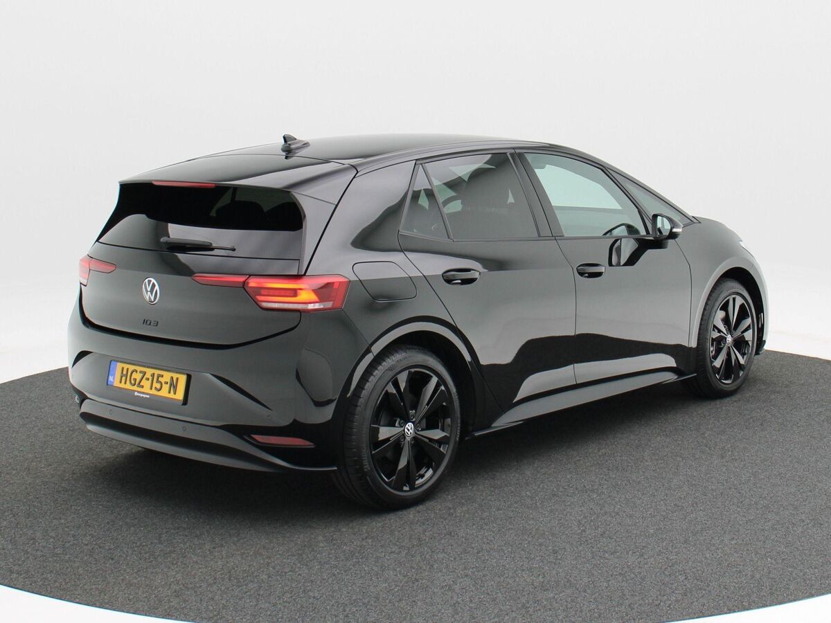 Volkswagen ID.3 Black Edition 52 kWh 170 pk | 19" Lichtmetalen Velgen | Parkeersensoren | Cruise Control Adaptief | App Connect |