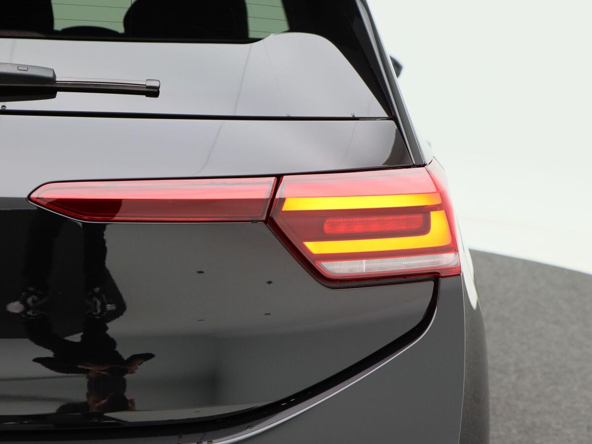 Volkswagen ID.3 Black Edition 52 kWh 170 pk | 19" Lichtmetalen Velgen | Parkeersensoren | Cruise Control Adaptief | App Connect |