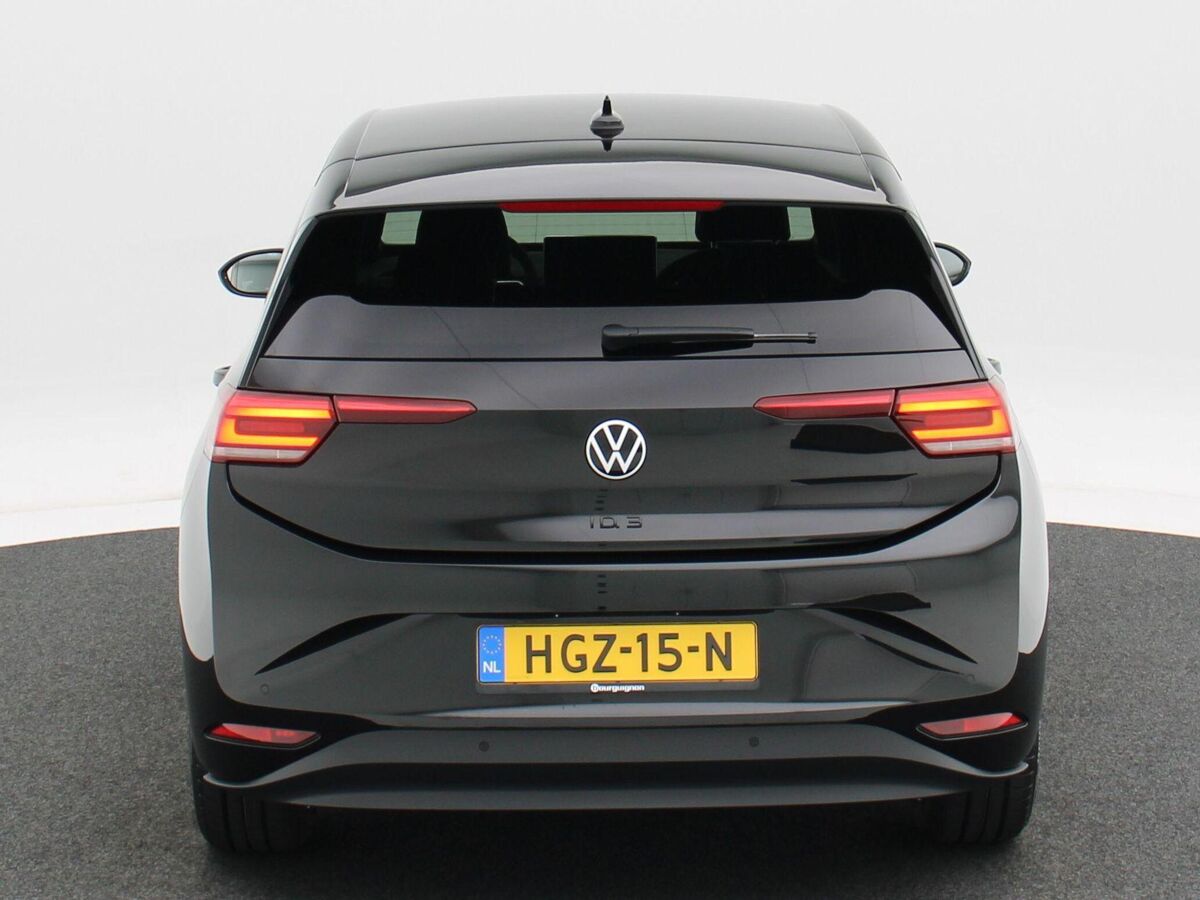 Volkswagen ID.3 Black Edition 52 kWh 170 pk | 19" Lichtmetalen Velgen | Parkeersensoren | Cruise Control Adaptief | App Connect |