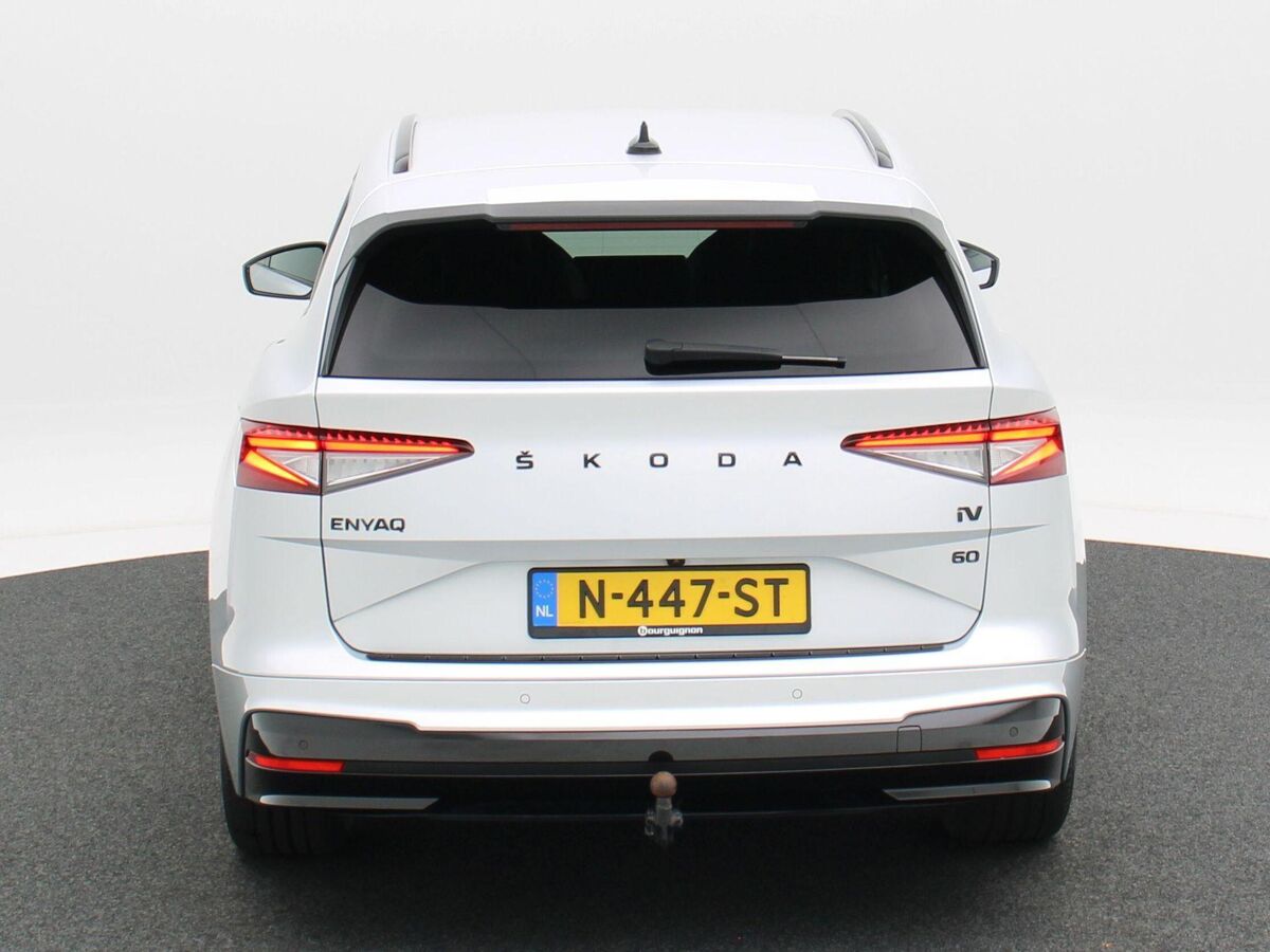 Škoda Enyaq iV 60 180 Pk Sportline | Full LED | Trekhaak | 20 Inch | Privacy Glass | Camera | 67.067 Km!!